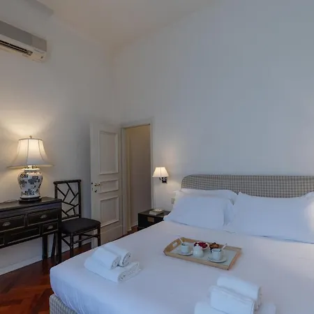Seta Spacious Next To The Duomo 아파트