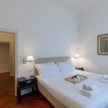 Seta Spacious Next To The Duomo شقة